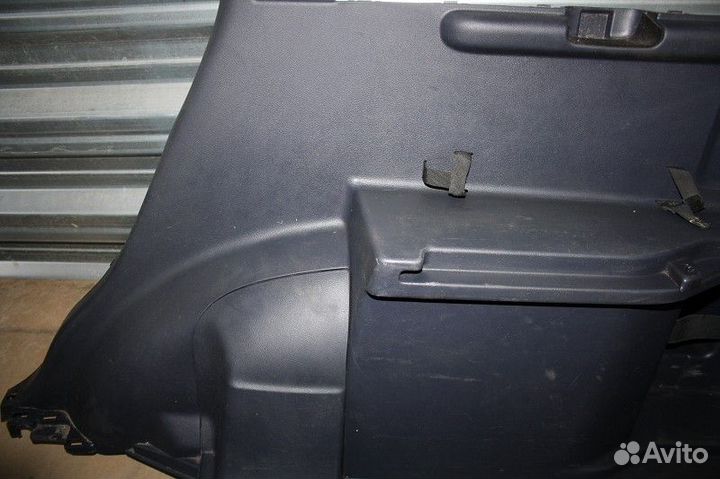 Обшивка багажника (правая) honda CR-V 2007