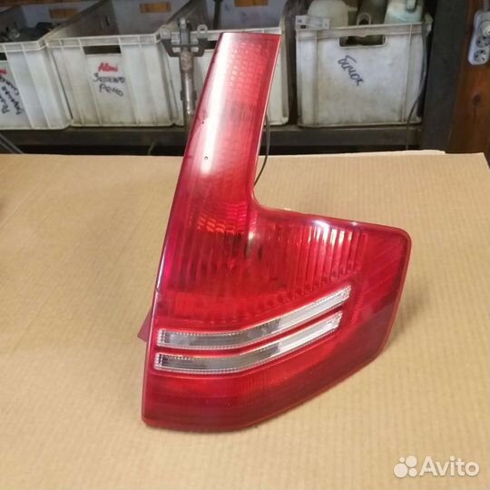 Фонарь задний правый citroen c4