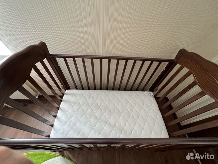 Детская кроватка с маятником (+подарок матрас)