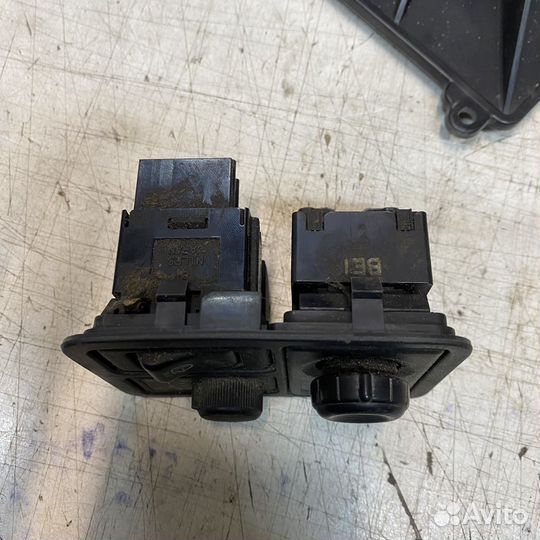 Блок кнопок Nissan Almera N16