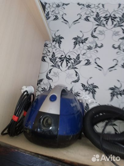 Пылесос старый,но рабочий