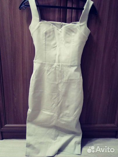 Бежевое платье.новое.размер 40