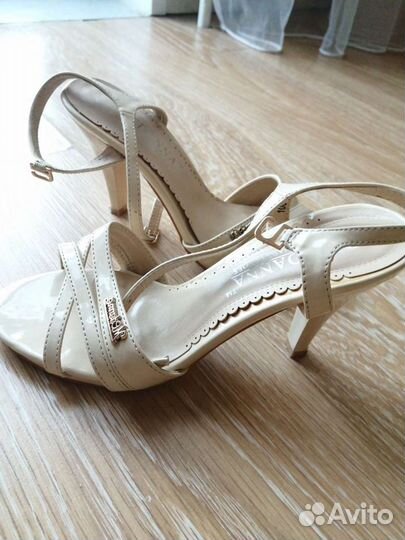 Босоножки женские 35 размер