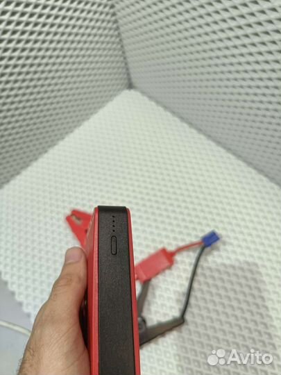 Автомобильное пусковое устройство(бустер)