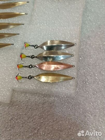 Зимняя блесна листик двухкорончатый