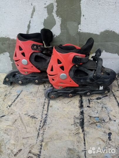 Роликовые коньки