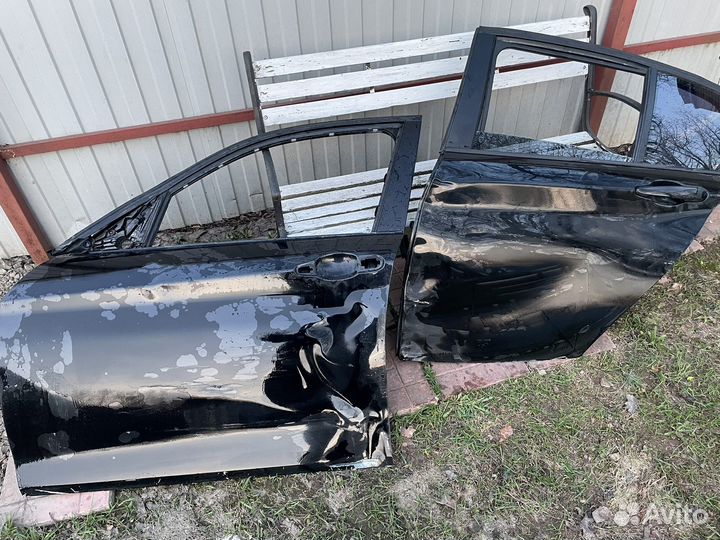 Двер передня левая и задняя левая на BMW F20