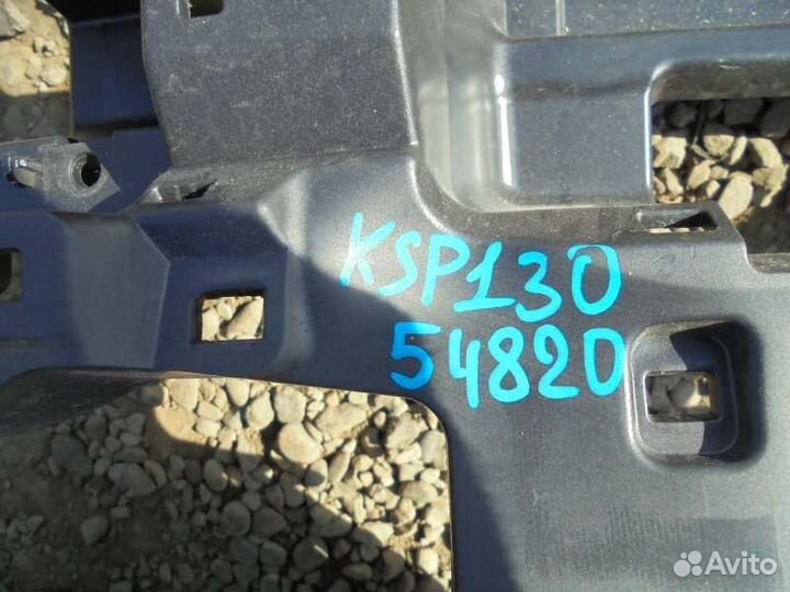 Торпедо Toyota Vitz KSP130 1KR-FE 2011/8