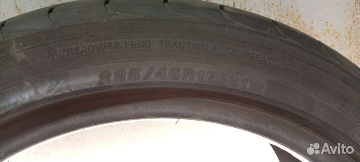 Yokohama 125T 25/45 R17