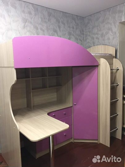 Кровать чердак со столом бу