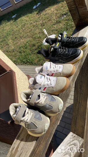 Кроссовки детские 28