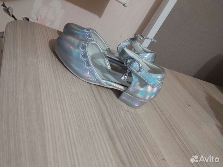 Туфельки для девочки