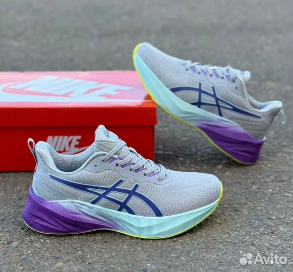 Кроссовки Asics женские