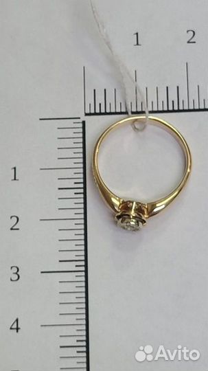 Золотое кольцо с бриллиантом 16,5р