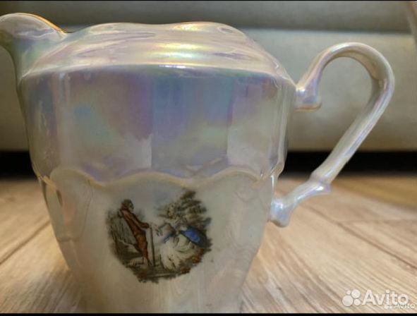 Заварочный чайник и молочник