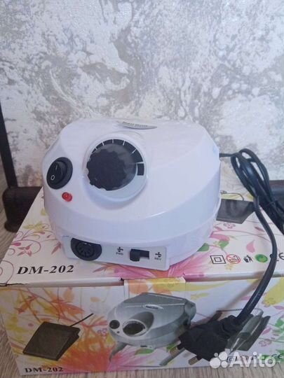 Машинка для маникюра и педикюра