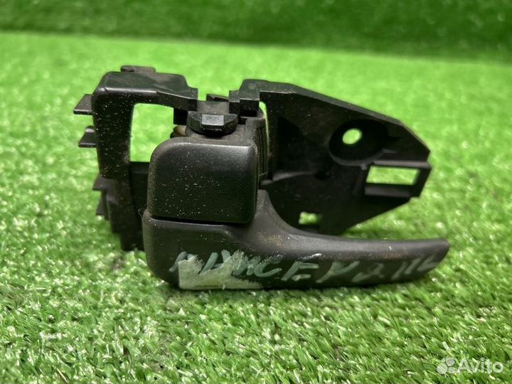 Ручка внутренняя передняя левая Mitsubishi Lancer