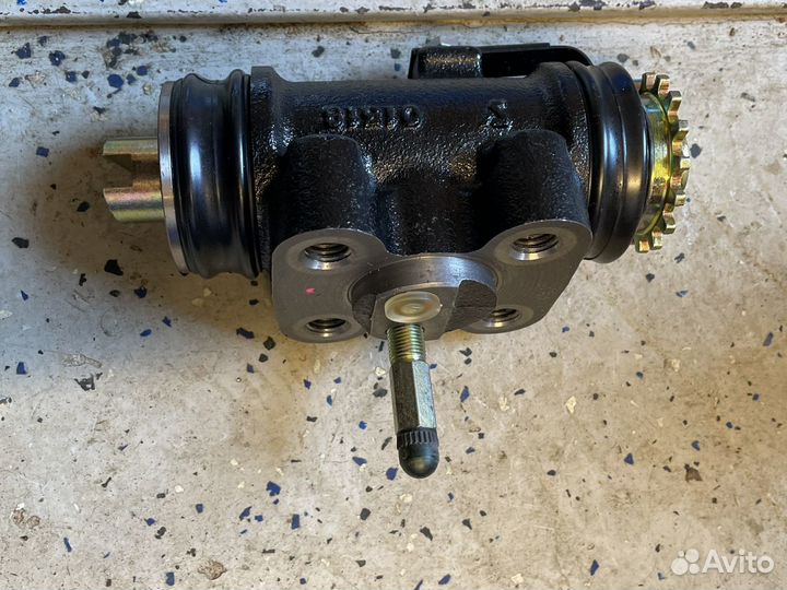 Тормозной цилиндр Fuso правый рабочий