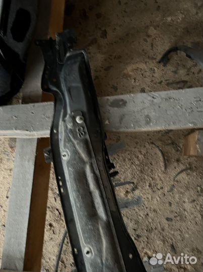 Усилитель жабо рамка Toyota Corolla 150