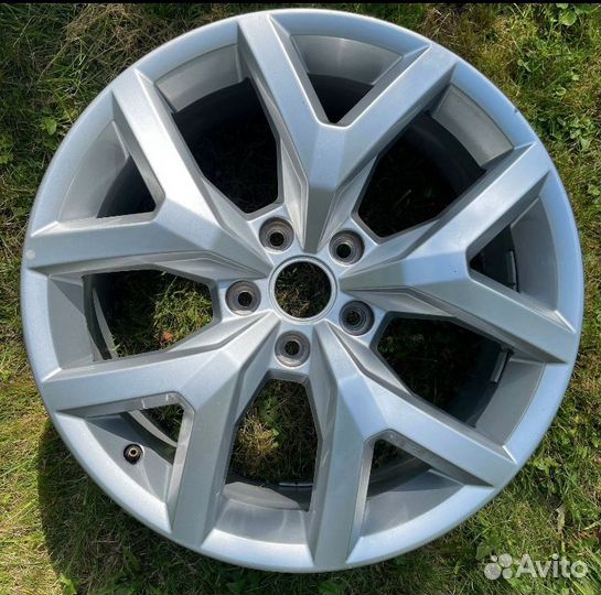 Оригинальные диски VW Amarok R19 2H6601025C