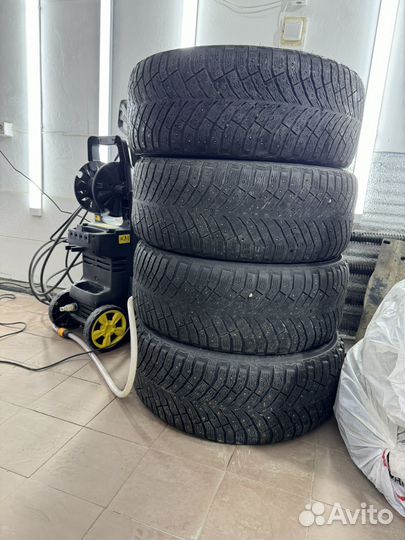 Michelin X-Ice North 4 235/50 R18