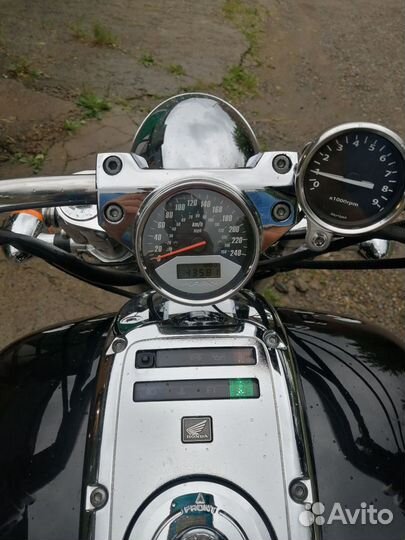 Продаётся Honda VTX 1800