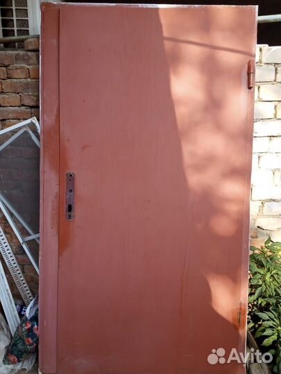 Металлическая дверь бу