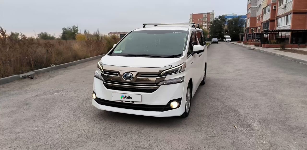 Toyota Vellfire: фото владельца