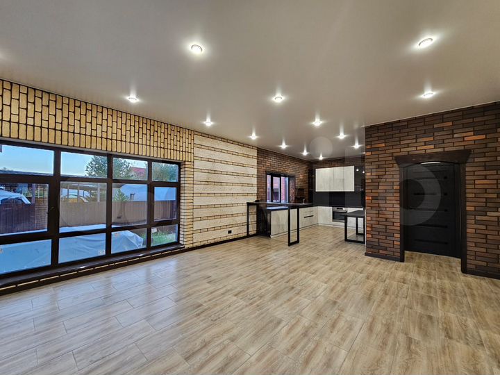 Дом 263,9 м² на участке 6,2 сот.