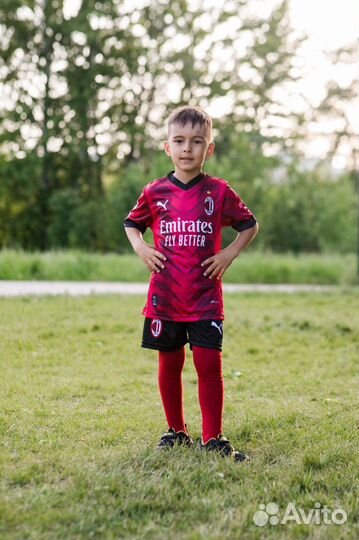 Футбольная форма Милан Леао 2023/2024