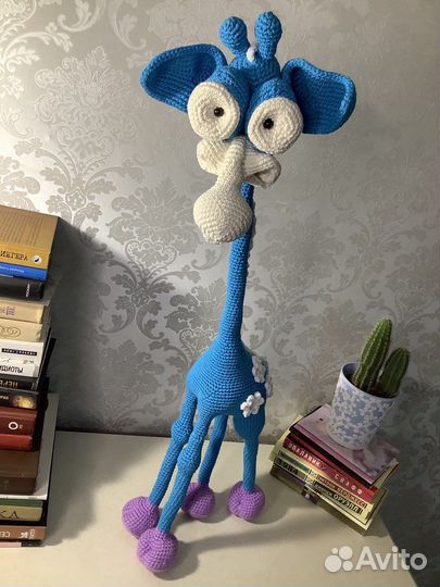 Вязаный жираф на каркасе, игрушка, декор