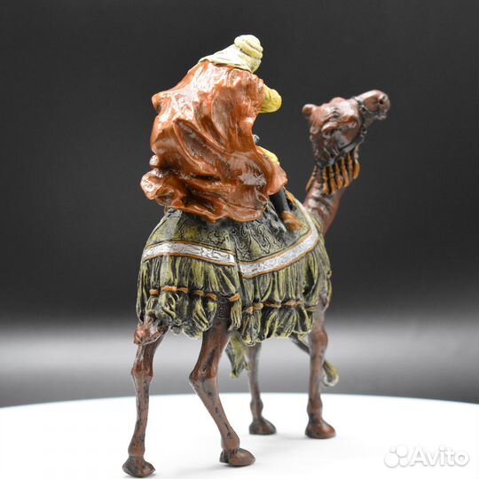 Бронзовая статуэтка 