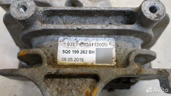 Подушка крепления двигателя Volkswagen Passat 8 2015, 2018