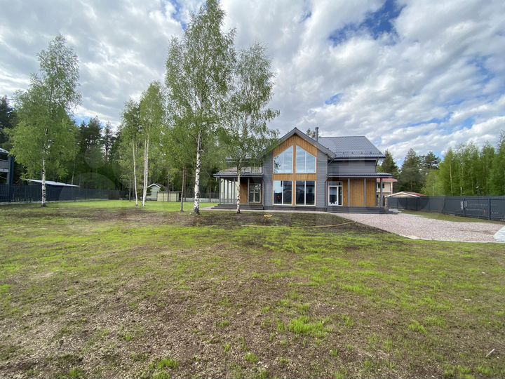 Дом 280 м² на участке 12 сот.