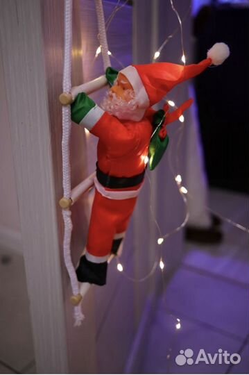 Дед мороз на лестнице новогоднее украшение декор