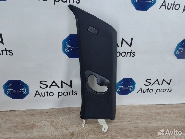 Накладка задней стойки задняя правая Bmw X5 E70