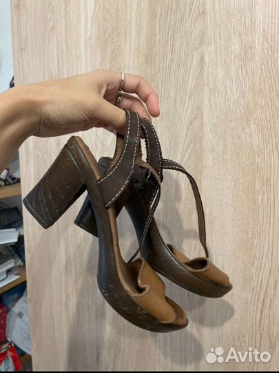 Босоножки натуральная кожа 37