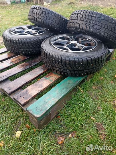 Viatti Bosco H/T 17.5/6 R14 19B