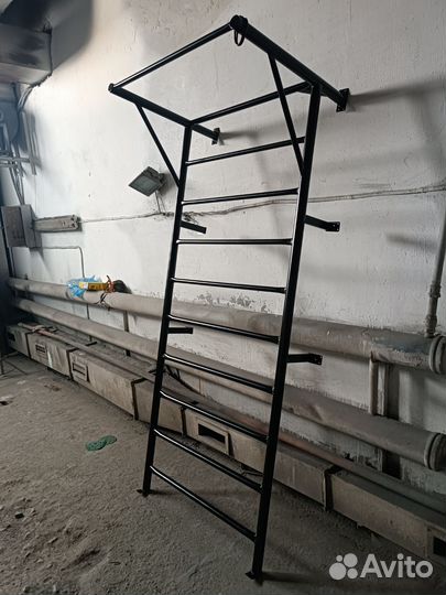 Шведская стенка, с петлёй для боксёрской груши