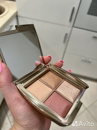 Палетка для лица Hourglass