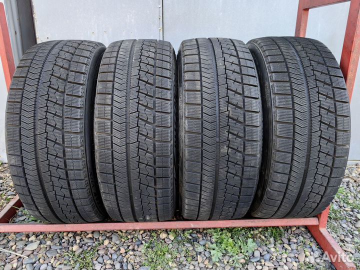 Bridgestone Blizzak VRX 225/40 R18