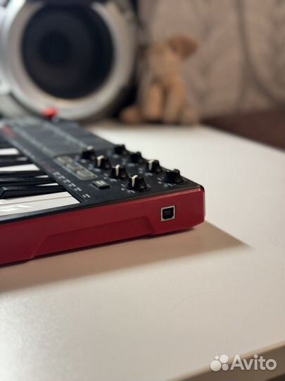 Midi клавиатура akai mpk mini