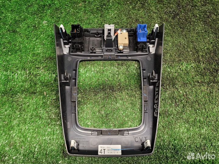 Накладка на кулису на Subaru Forester