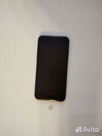 Телефон iPhone 8