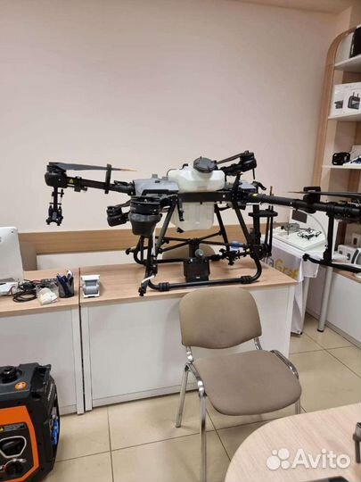 Агродрон DJI Agras T30, новый