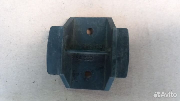 Кронштейн 296333 84650