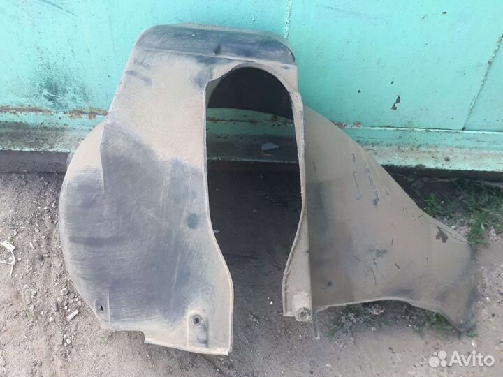 Задний правый подкрылок ауди а4 б5 audi a4 b5