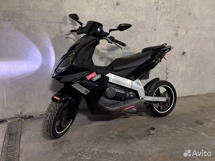 Скутер Aprilia SR 50 R
