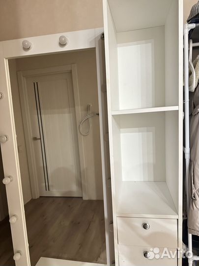 Зеркало с лампами