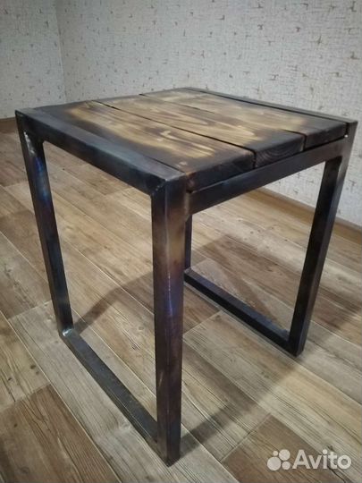 Стол с стульями